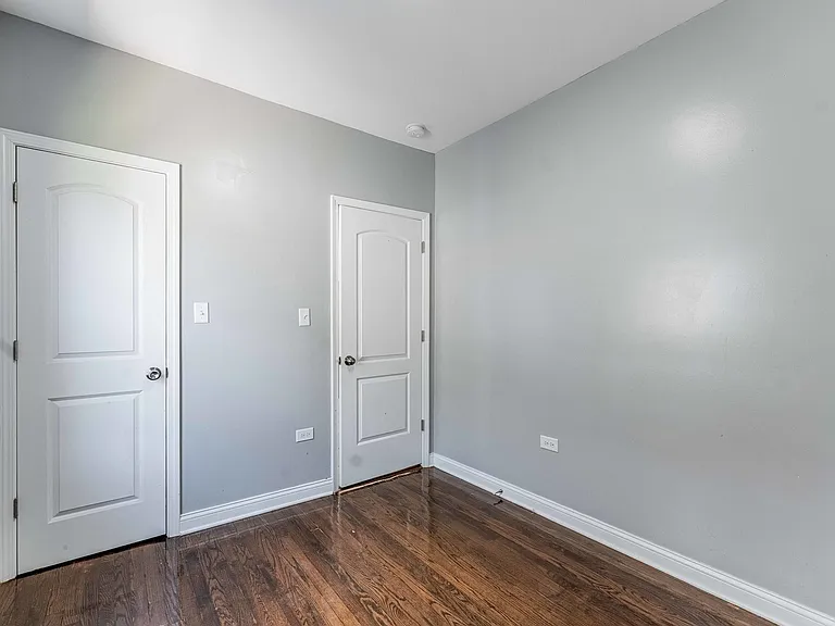 7008 S Oakley Ave — Photo 15