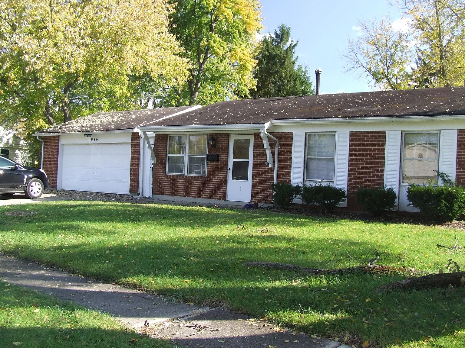 1046 Primrose Dr photo 1