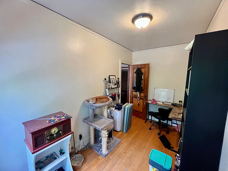 4480 N Oakland Ave — Photo 30