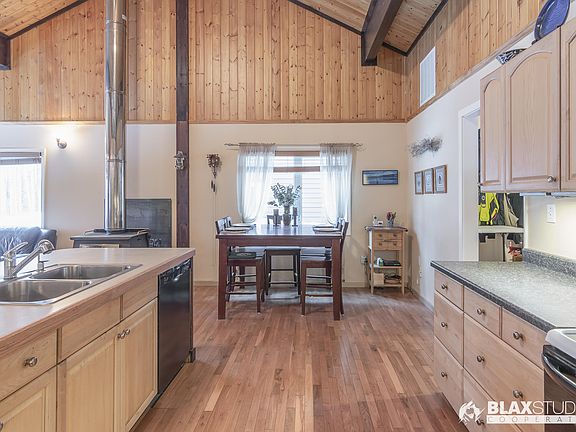 5th image of 1594 Bluegrass Dr