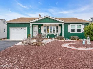 15 Mapleton Rd, Toms River, NJ 08757