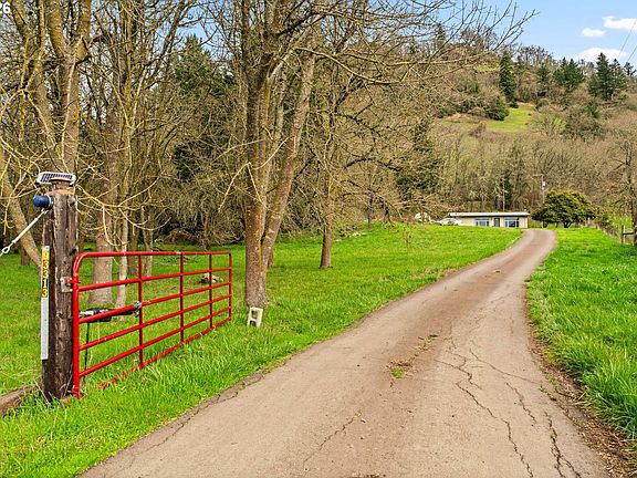 2nd image of 93313 Westpoint Rd