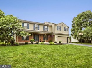 54 Farmingdale Ln, Marietta, PA 17547