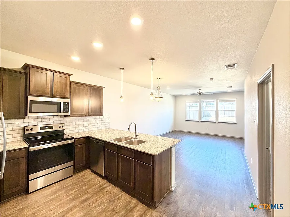326 Green Valley Dr
