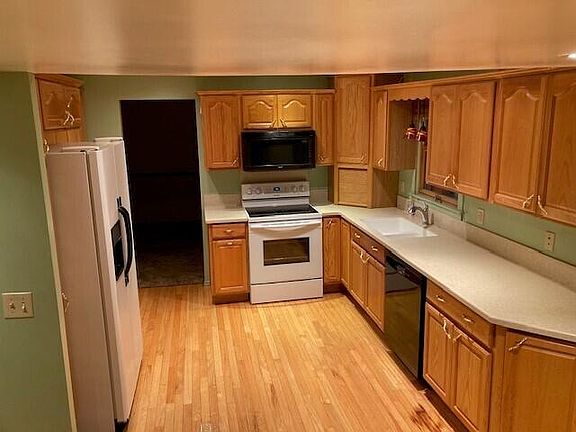 5th image of 1337 Clayton Ave