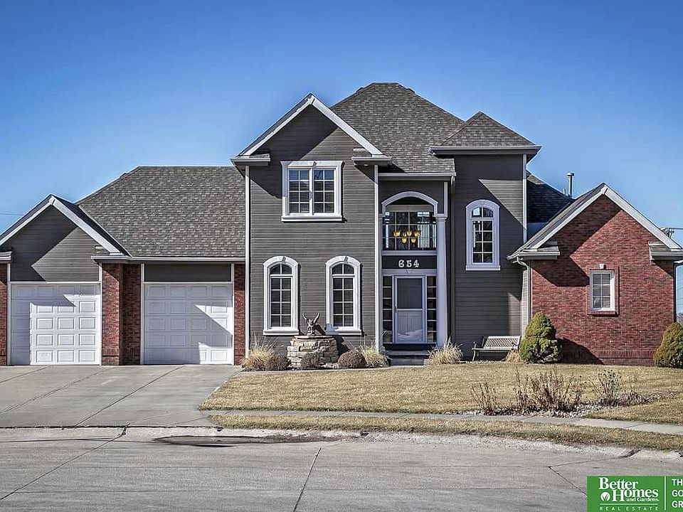 1st image of 654 Coyote Cir