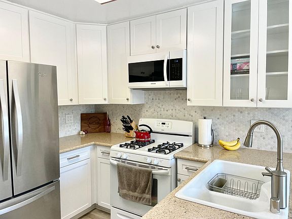 4th image of 215 N Kodiak St APT B
