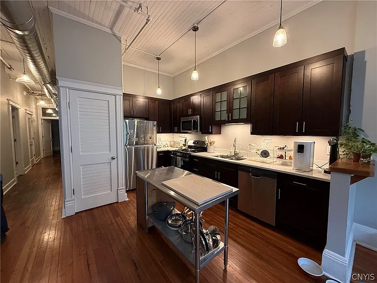 205 E Jefferson St #2B — Photo 9