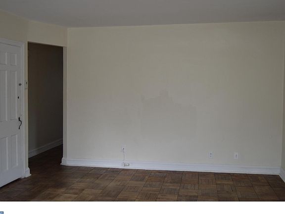 5th image of 137 Berkley Ave APT B