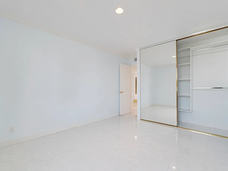 5301 Balboa Blvd #Q302 — Photo 23