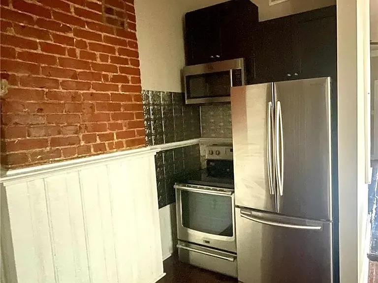 Electric Stove, Microwave & Refrigerator included!