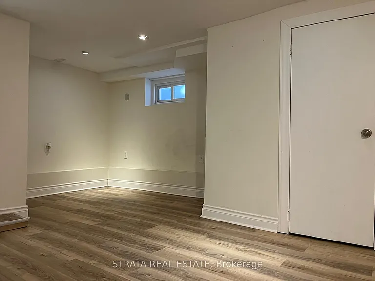 220 Holborne Ave — Photo 24