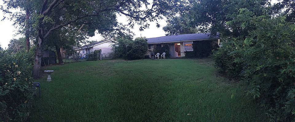 2nd image of 924 Warren Way