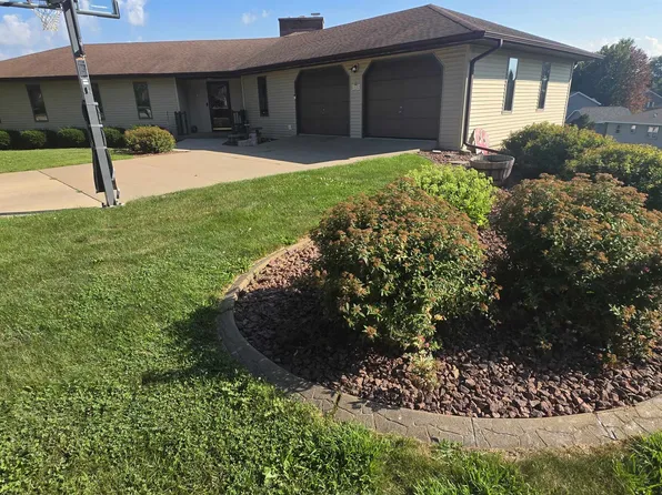 445 Arbor Oaks Ln, Lancaster, WI 53813