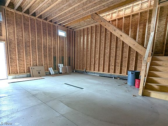5th image of 10695 Kinsman Rd