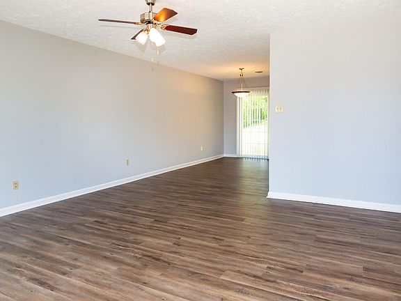 3rd image of 481 Fox Harbour Dr