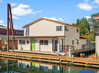 205 N Bridgeton Rd #9W, Portland, OR 97217