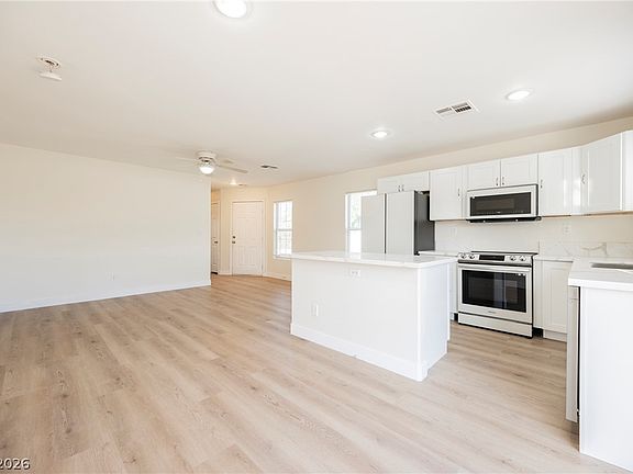 5th image of 4736 Woodland Ave
