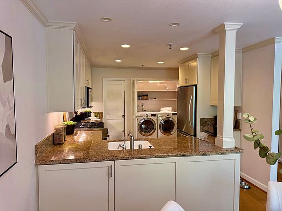 4th image of 95 Church St Unit 2301