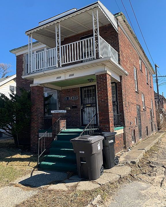 1st image of 2533 Waverly St