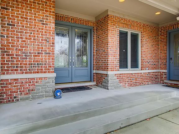 3rd image of 609 Nelson Cir