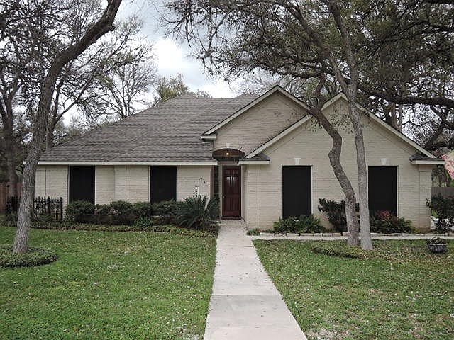 1st image of 210 Primrose Dr