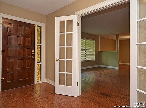 3rd image of 137 Twinleaf Ln