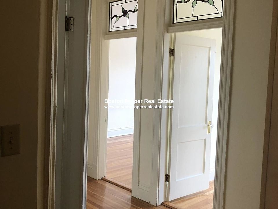 102 Queensberry St. #15 Boston - Fenway Unit Photo 4 (1)