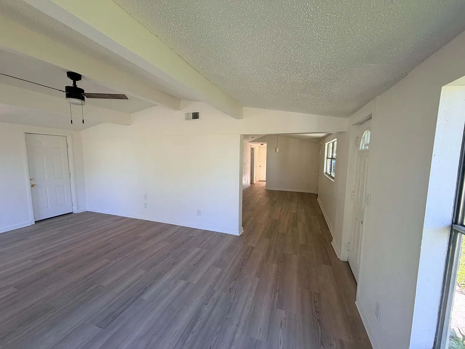 3 bed, 1056 sqft, $1,350 — Photo 4