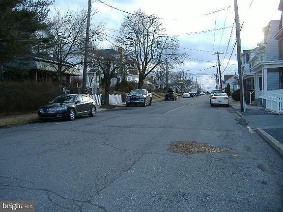 3rd image of 1901 W Norwegian St
