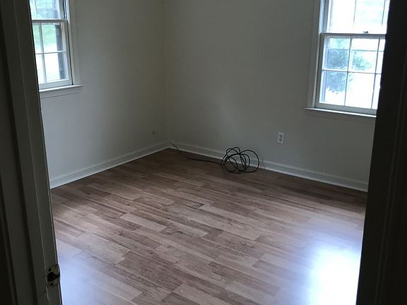 4th image of 102 Daniel St APT D