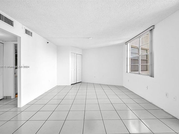 5th image of 1300 Saint Charles Pl APT 601
