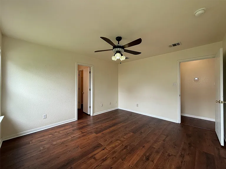 316 Meadow Park Dr — Photo 15