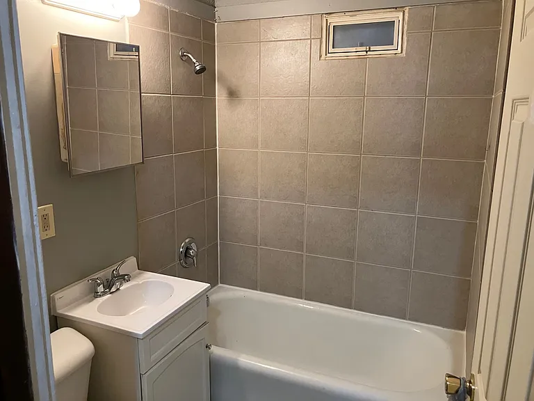 330 W Keefe Ave — Photo 19