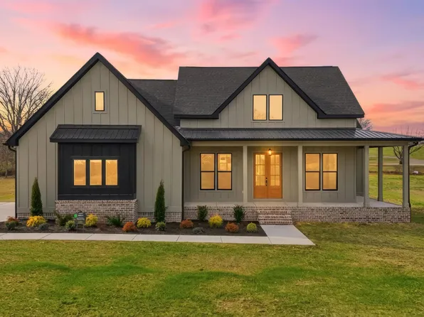 82 Lexington Stop Dr, Rock Spring, GA 30739