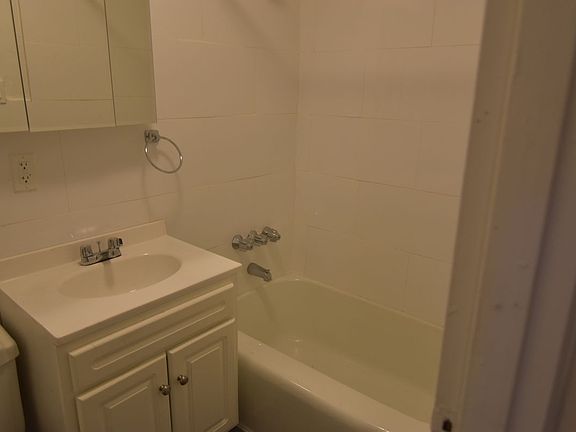 3rd image of 816 Ocean Ave APT L2