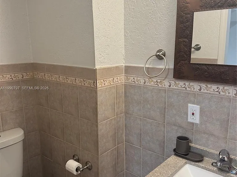 6126 SW 61st St — Photo 3