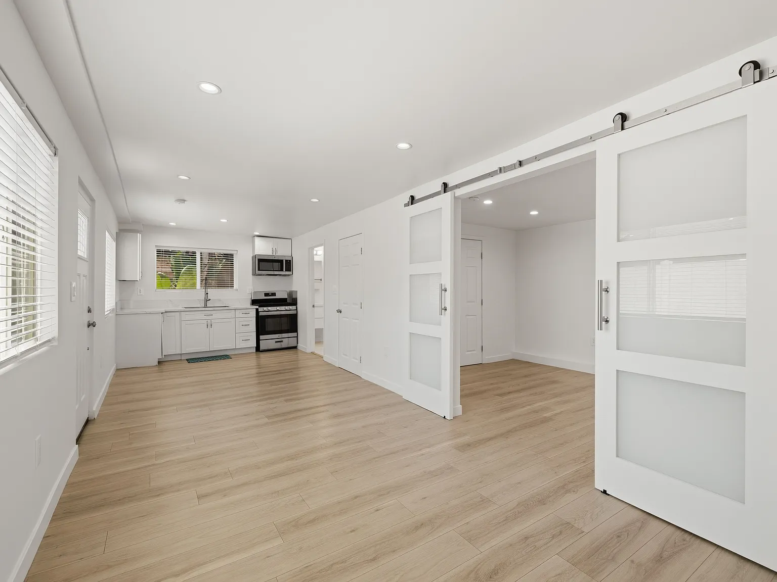 1 bed, 600 sqft, $2,100 — Photo 1