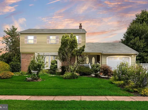 109 Cardinal Rd, Edgewater Park, NJ 08010