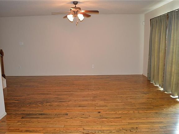2nd image of 1412 Montoya Ln