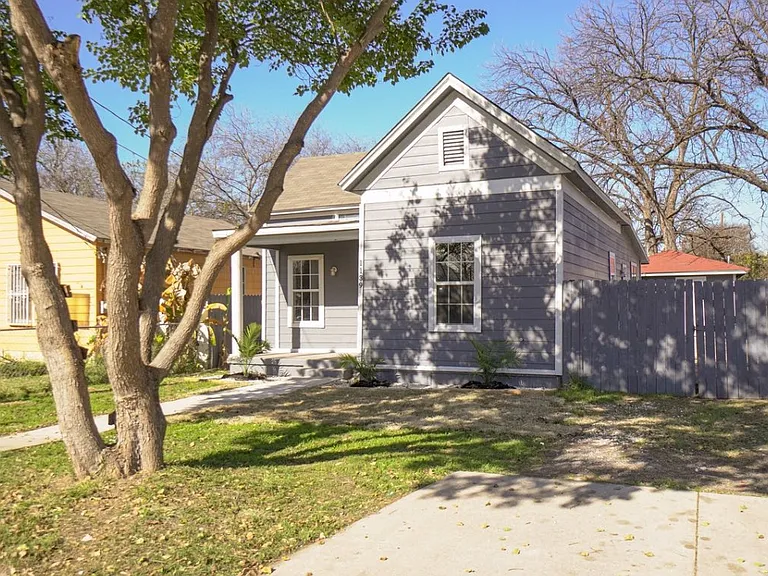 1139 Morales St — Photo 16