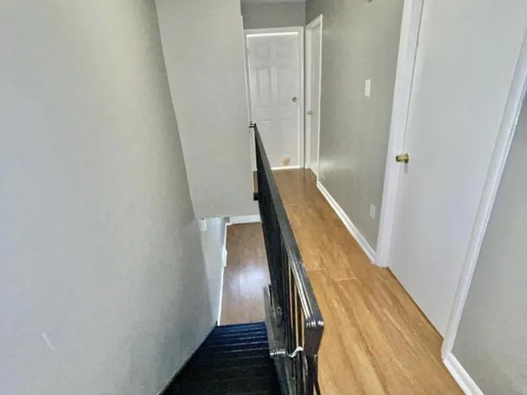 707 E Hilton St — Photo 14