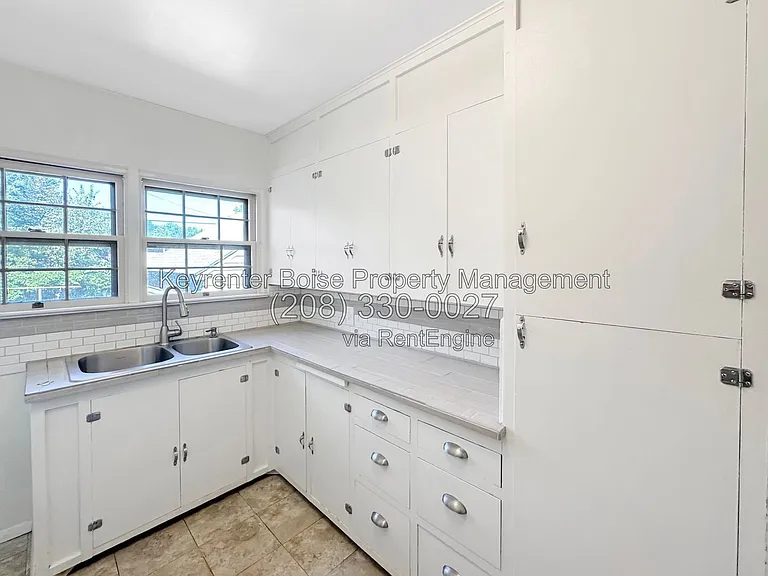 1203 N 8th St — Photo 6