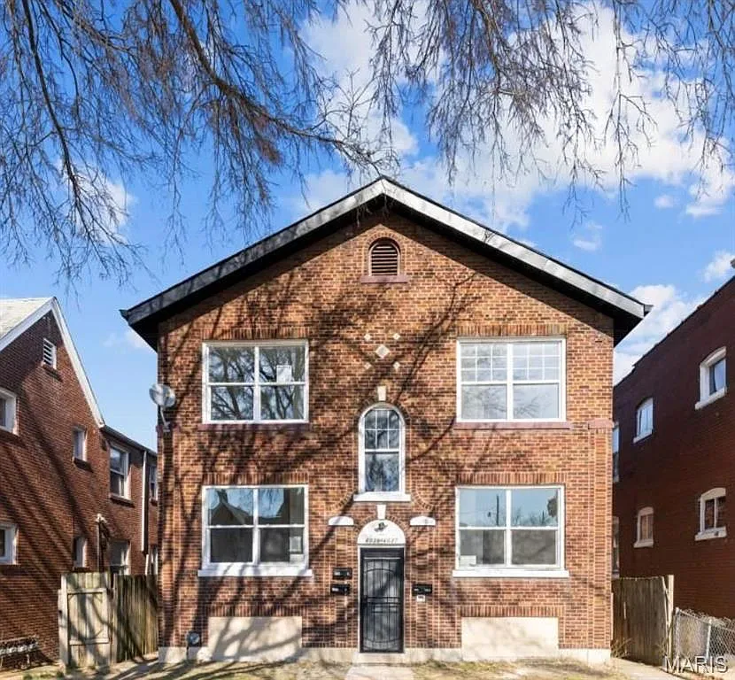 2 bed, 3596 sqft, $1,050 — Photo 1