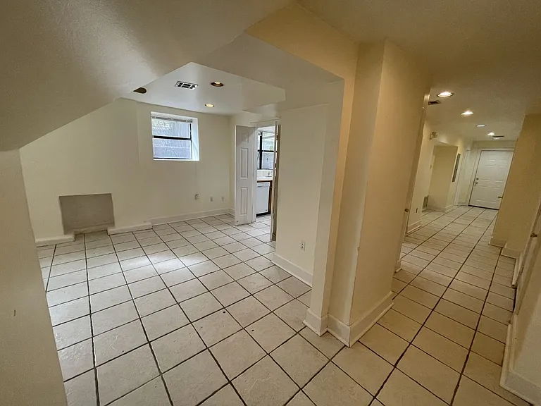 1214 S Elgin Ave — Photo 12