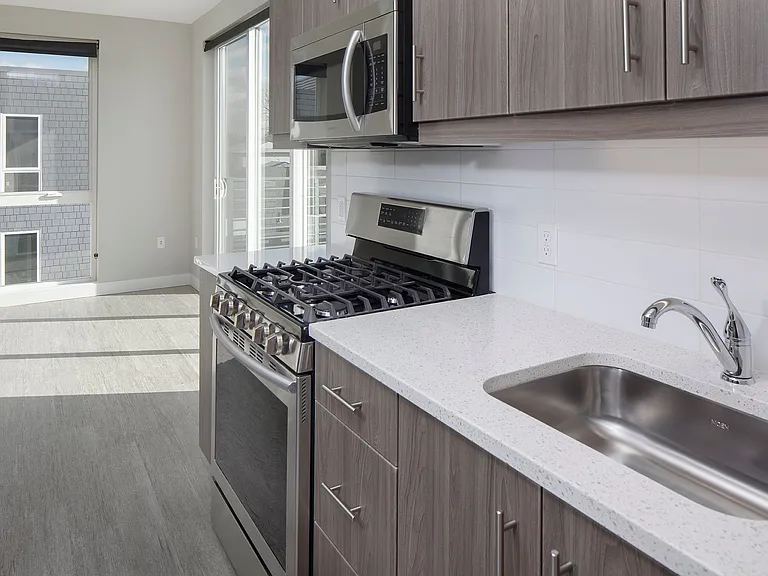Division Terrace Apartments — Photo 25