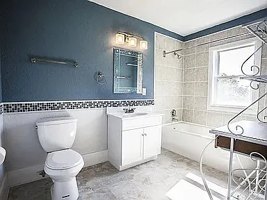 829 Chicago Ave — Photo 12