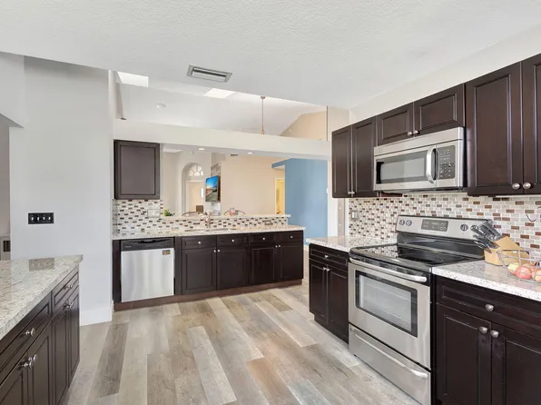 2030 Cross Breeze Drive, Wellington, FL 33414