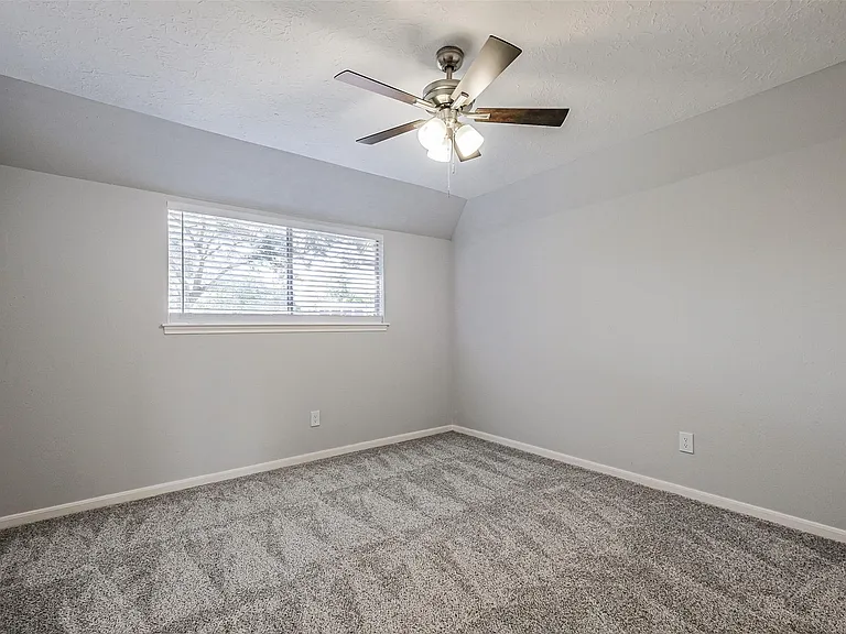 20506 Park Pine Dr — Photo 37