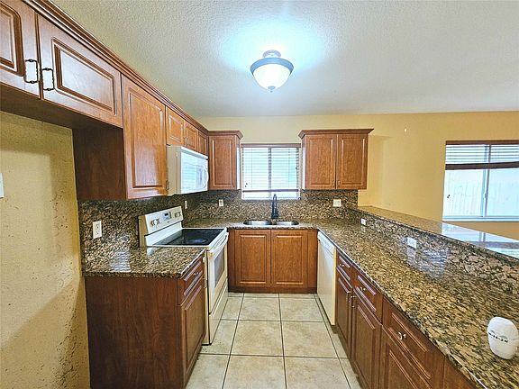 5th image of 20165 NW 37th Court